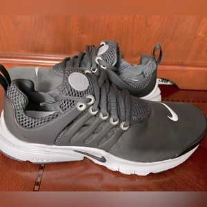 NWT. Nike Presto